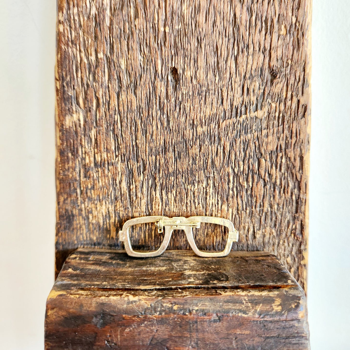 Goldtone Glasses Small Pin