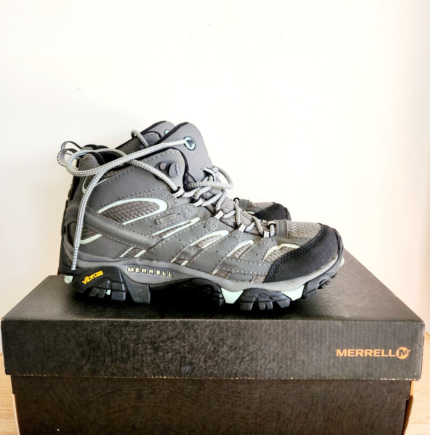 Merrell Moab Mid Hiking Boots - size 8.5/39 - Like New
