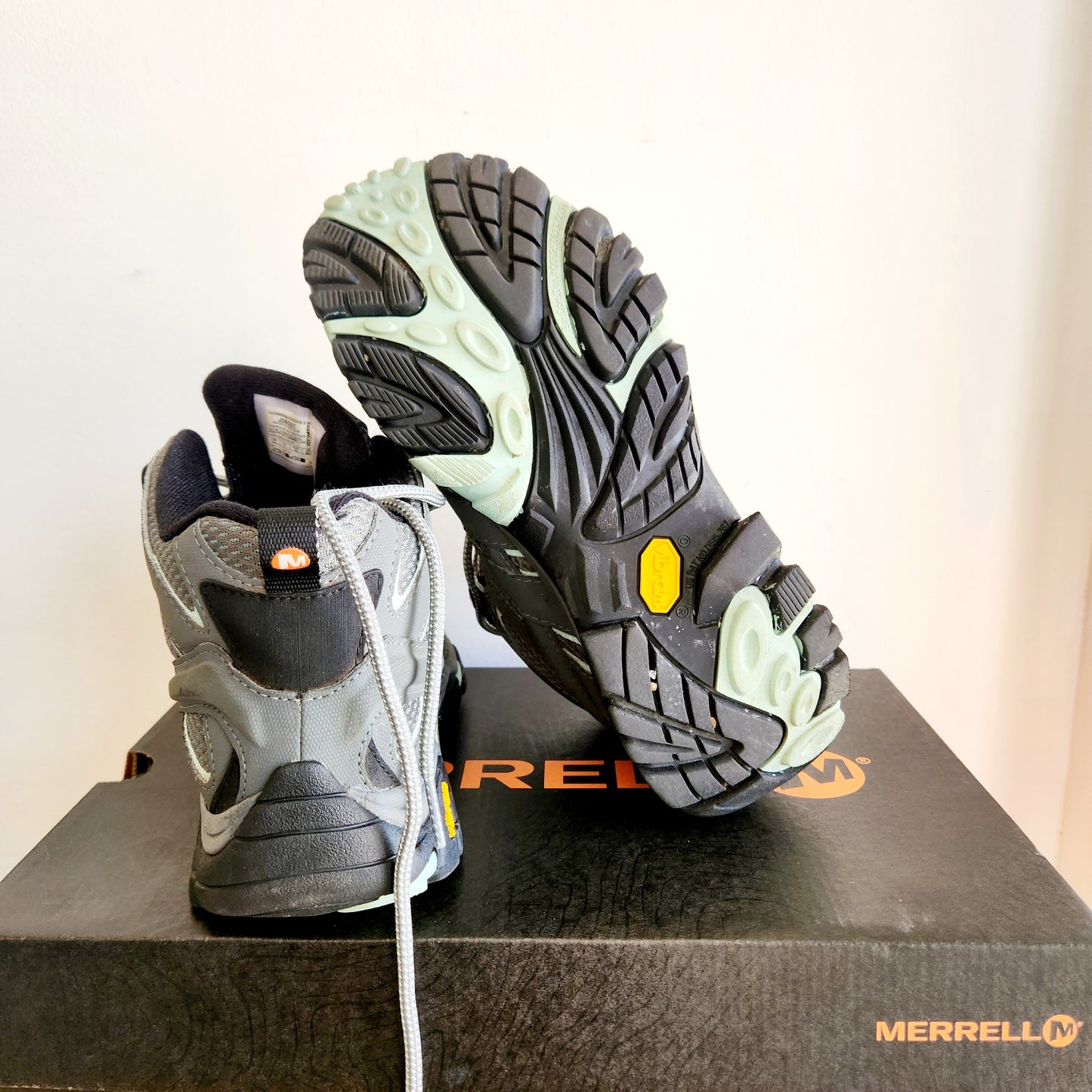 Merrell Moab Mid Hiking Boots - size 8.5/39 - Like New