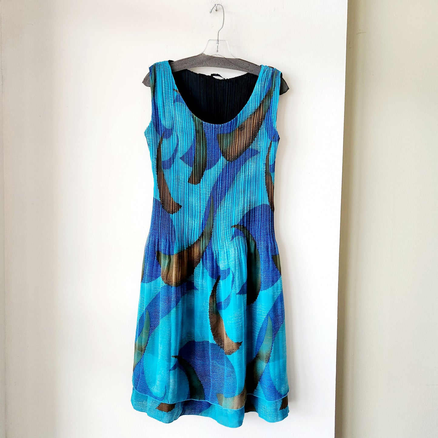 Veeca Pleated Sleeveless Dress - M