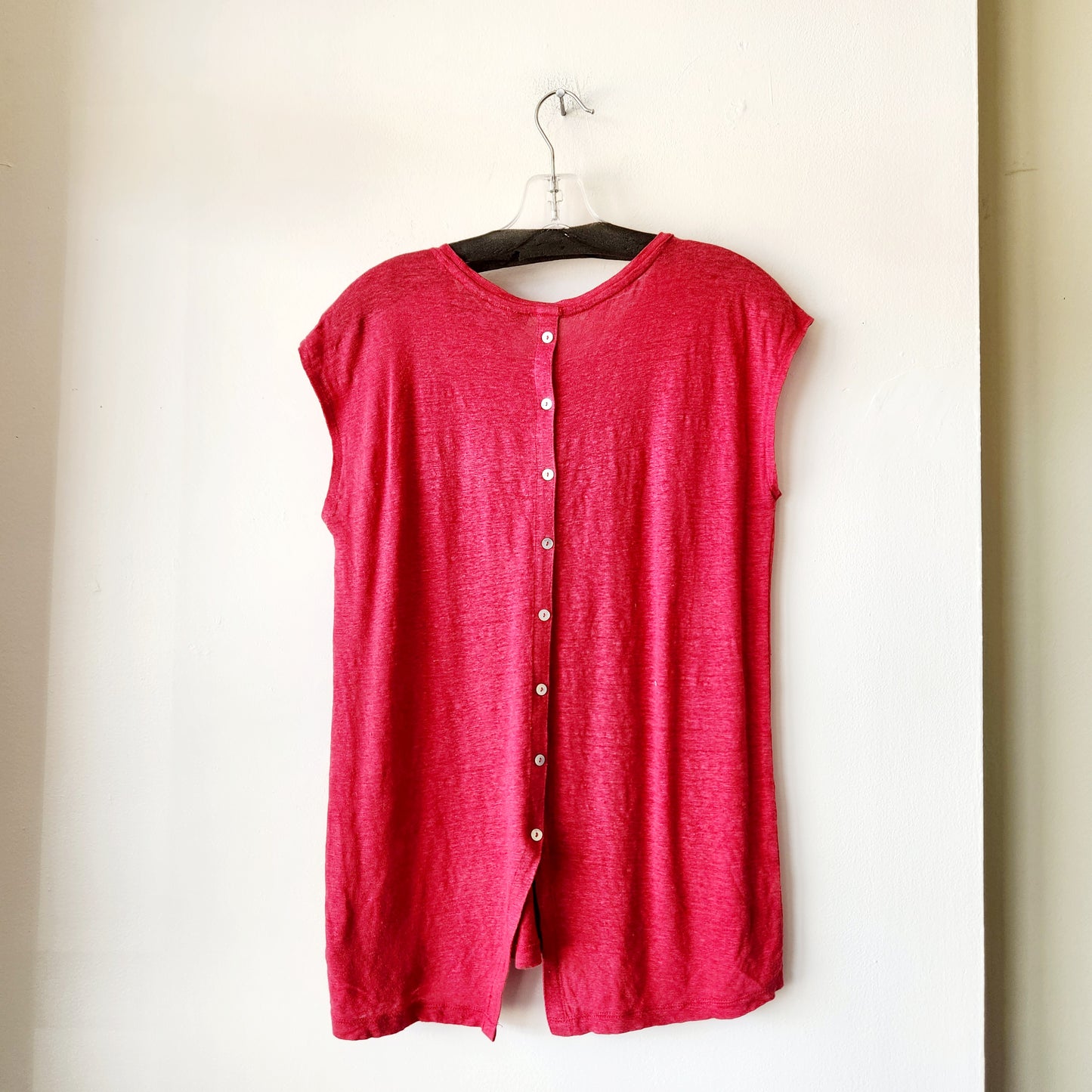 Tahari 100% Linen Jersey Top with Back Button Detail - M