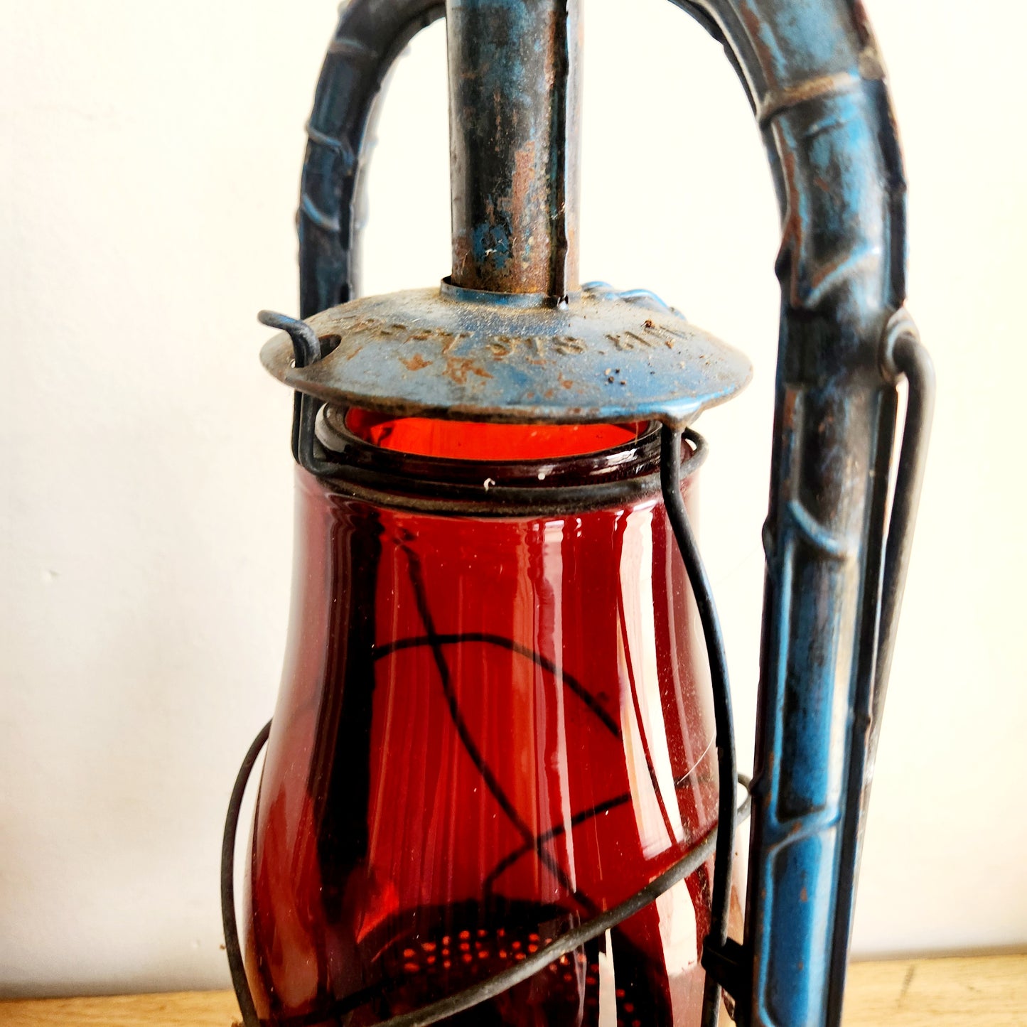 Vintage Syracuse NY Dietz Monarch Blue Oil Lamp 14"