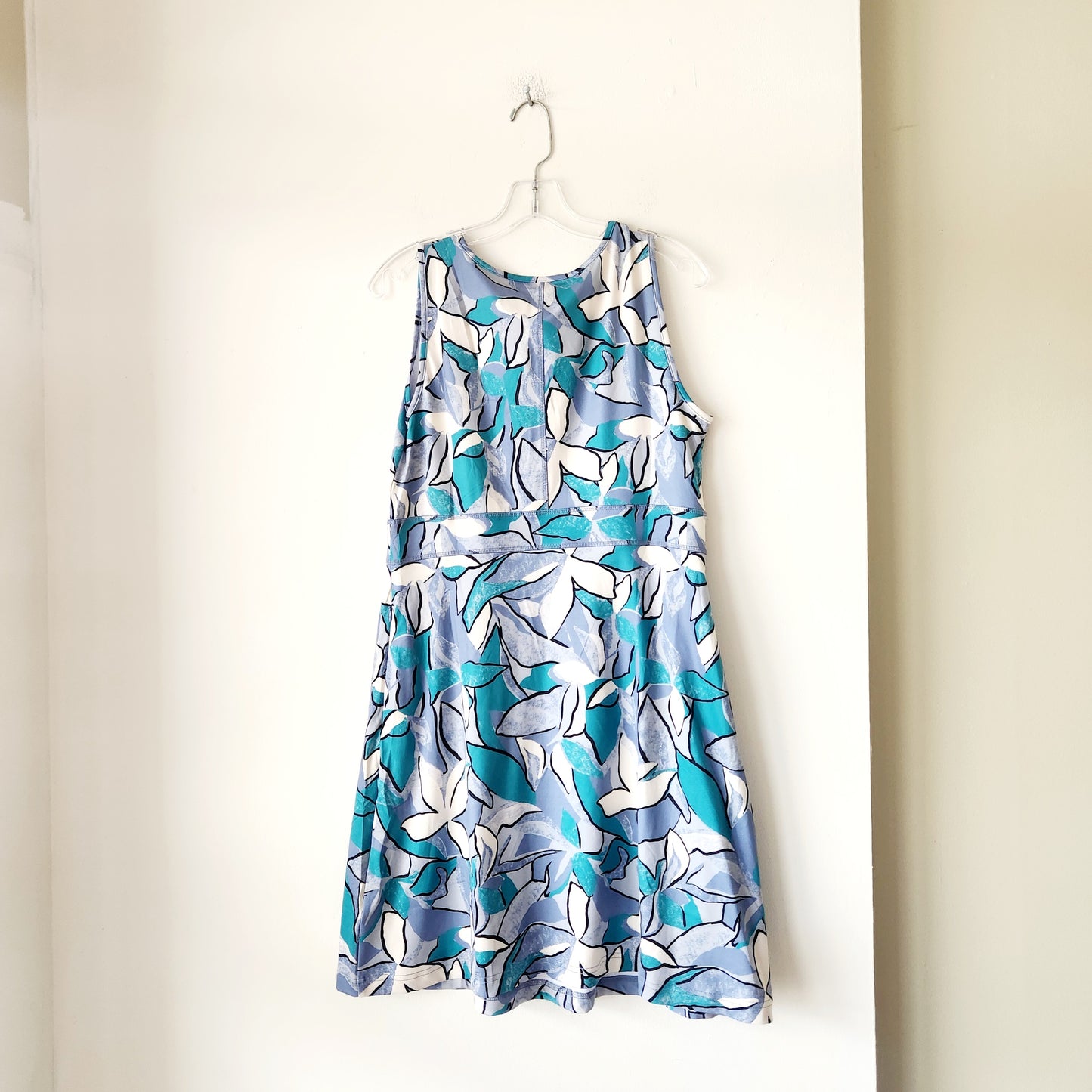 Jockey Active Dress with Zipper Pockets - M