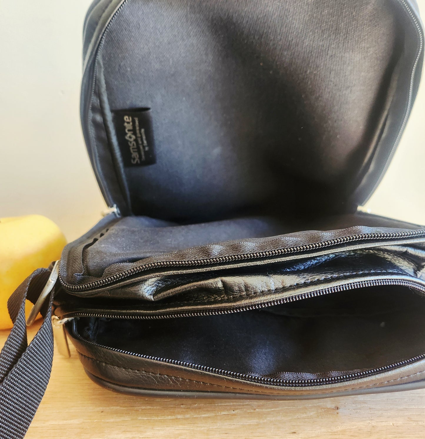 Samsonite Leather Crossbody Bag with Pockets