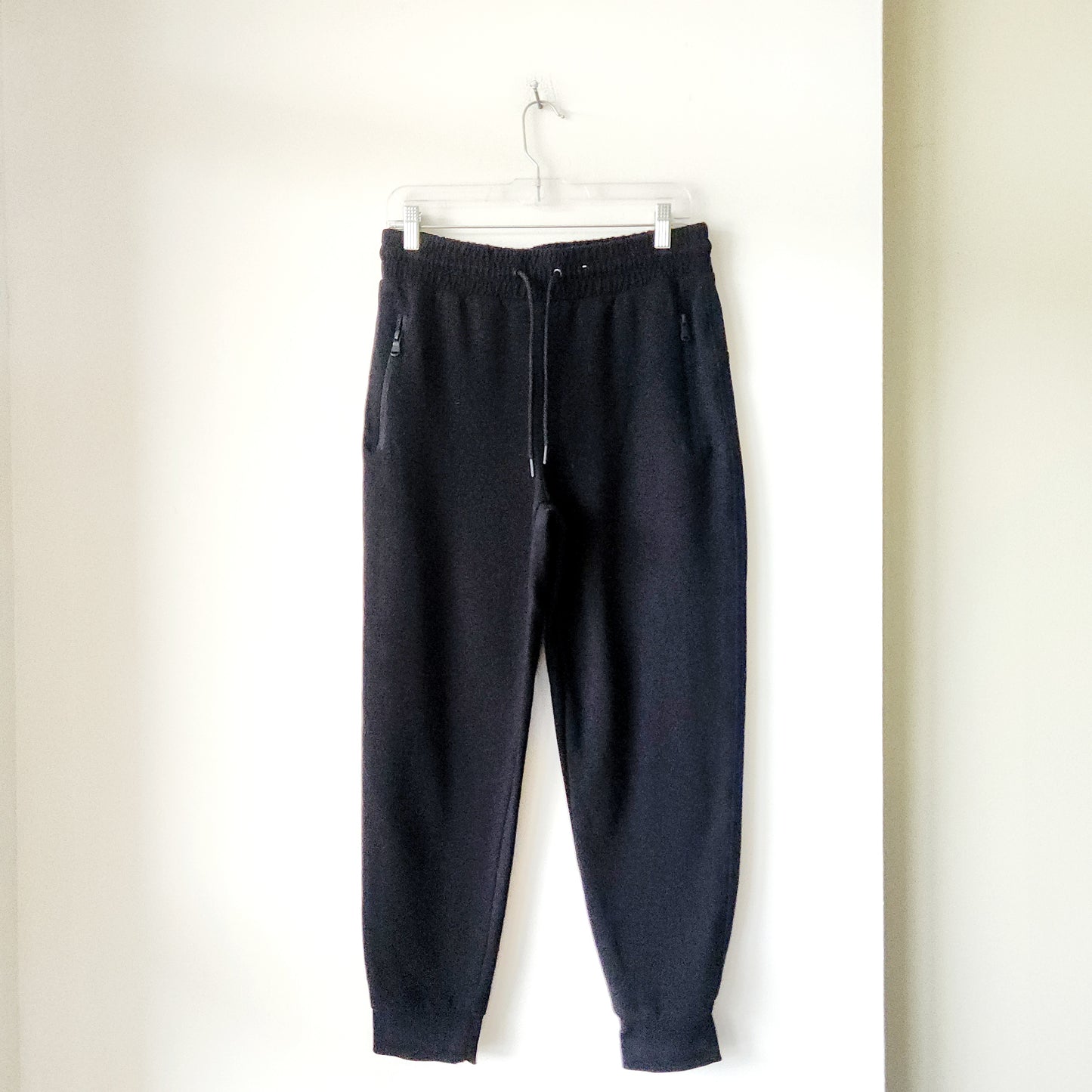 Old Navy Dynamic Fleece Black Joggers with Zipper Pockets - M