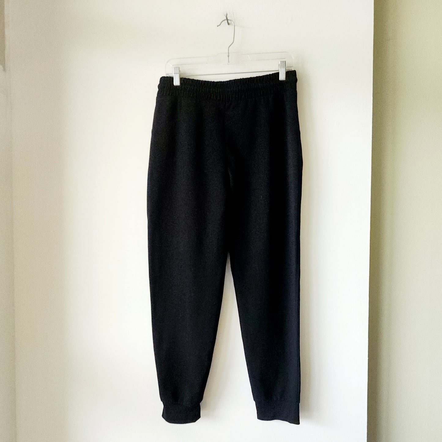 Old Navy Dynamic Fleece Black Joggers with Zipper Pockets - M