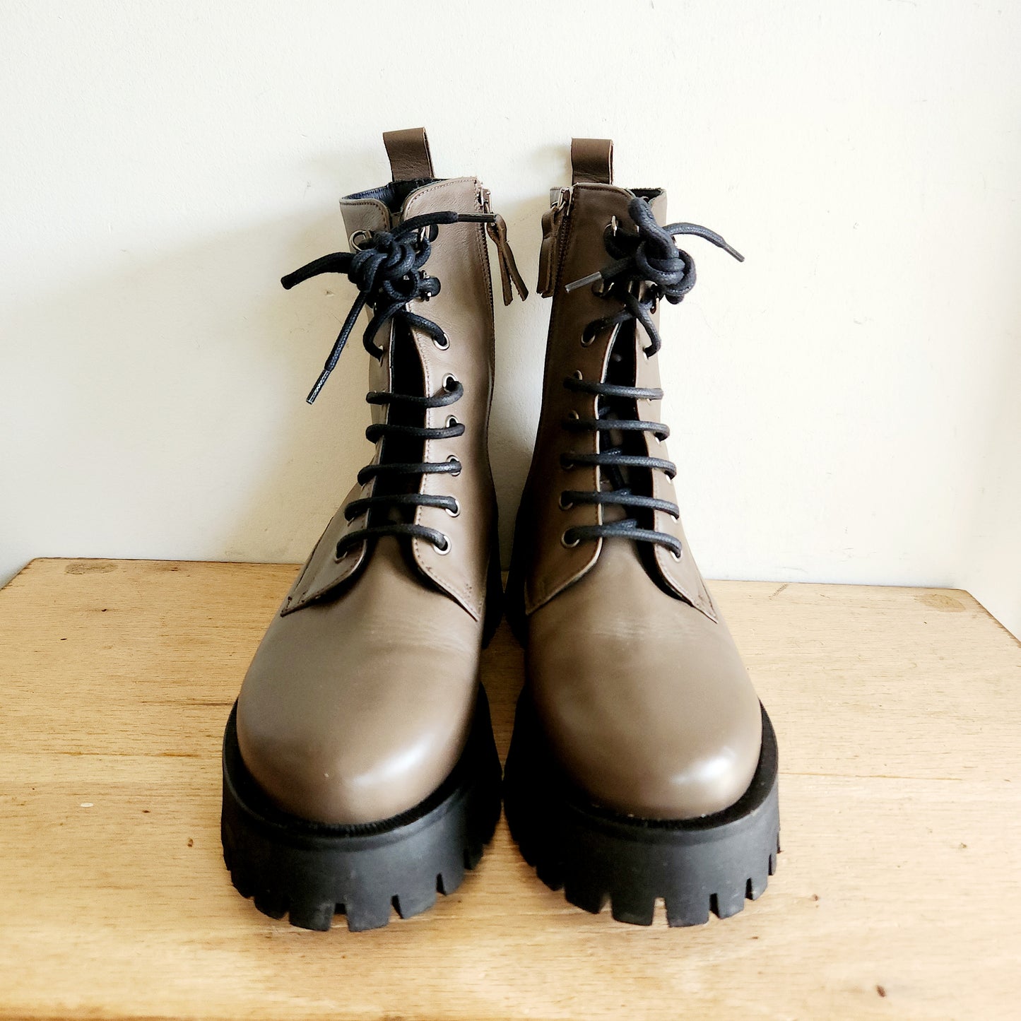 M. Gemi The Bendetta Boots with Lug Soles - size 39