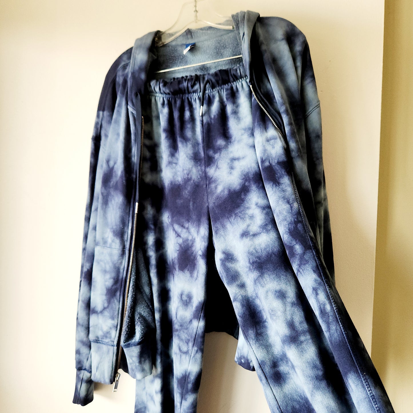 Old Navy Tie Dye Zip Up Hoodie & Sweatpants - S/M