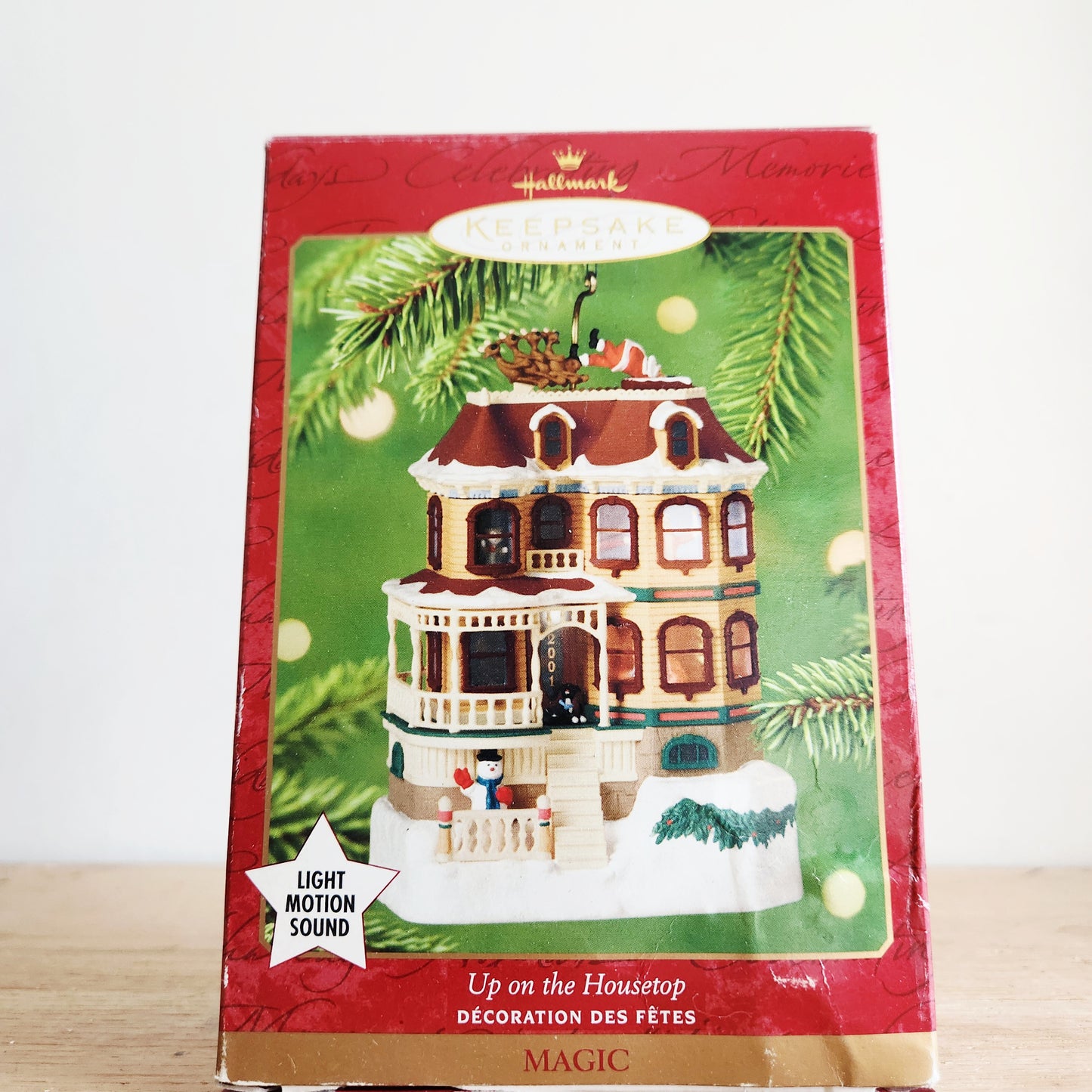 Hallmark Up on The Housetop - Magic 2001 Ornament