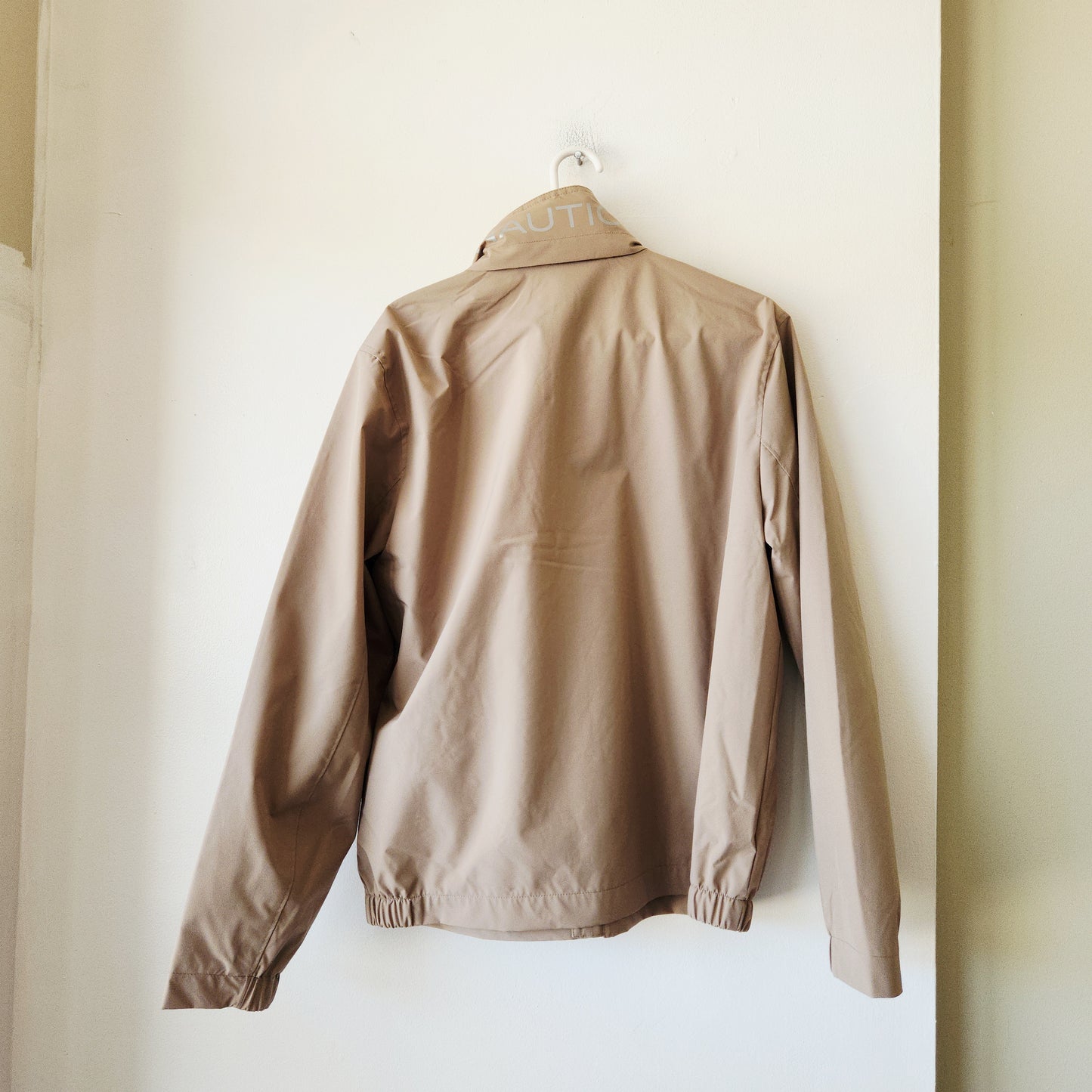 Nautica Lightweight Jacket with Pack Away Hoodie - M
