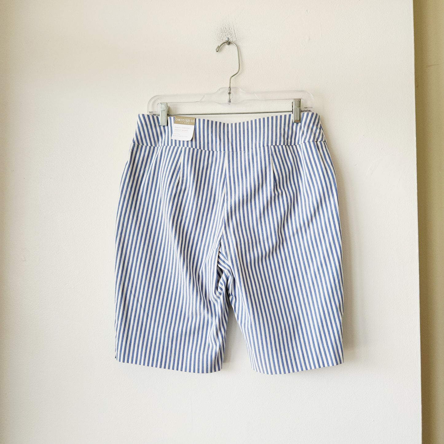 Chico's Perfect Stretch Josie 10" Shorts - size 6 - New