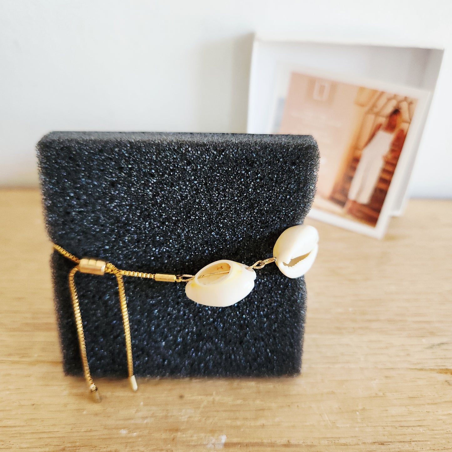 Logan Tay Puka Shell Bracelet - New