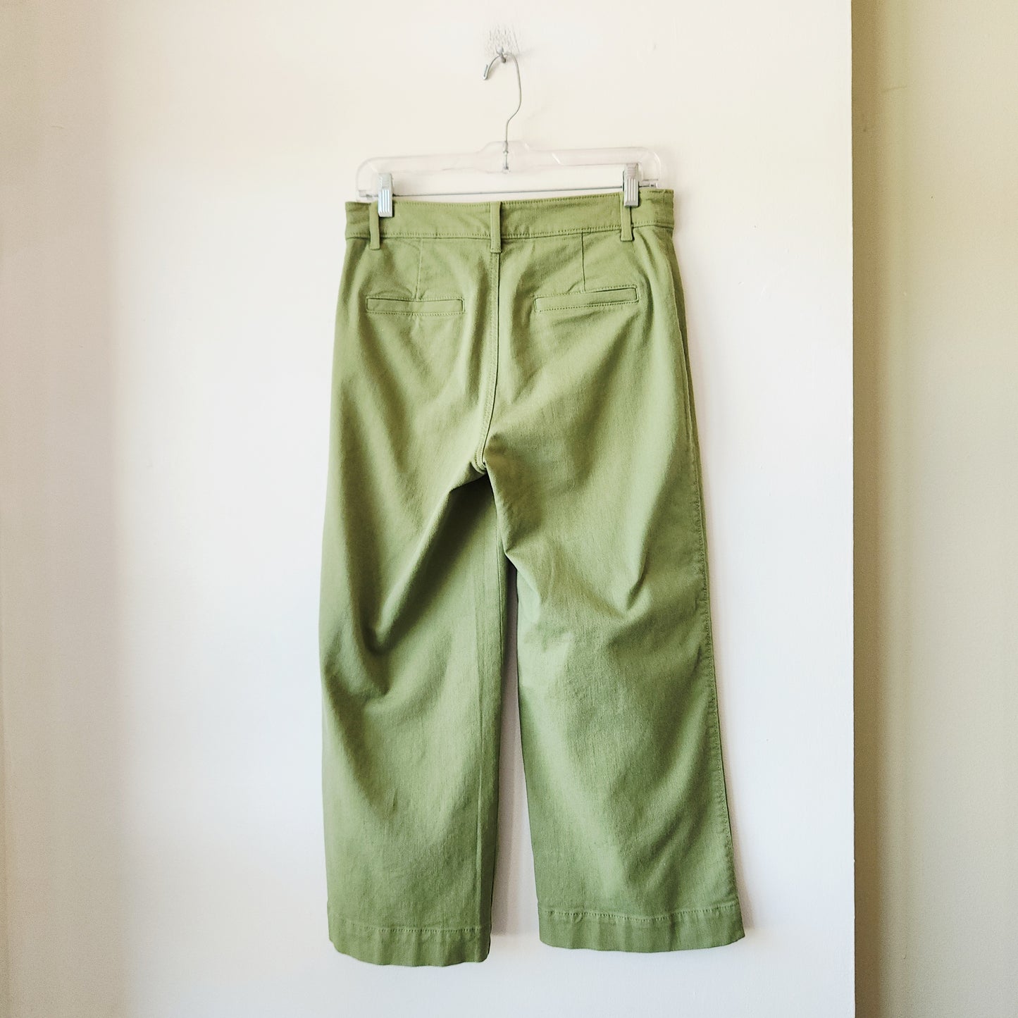 LOFT Spring Green Wide Leg Pants - size 4 Petite
