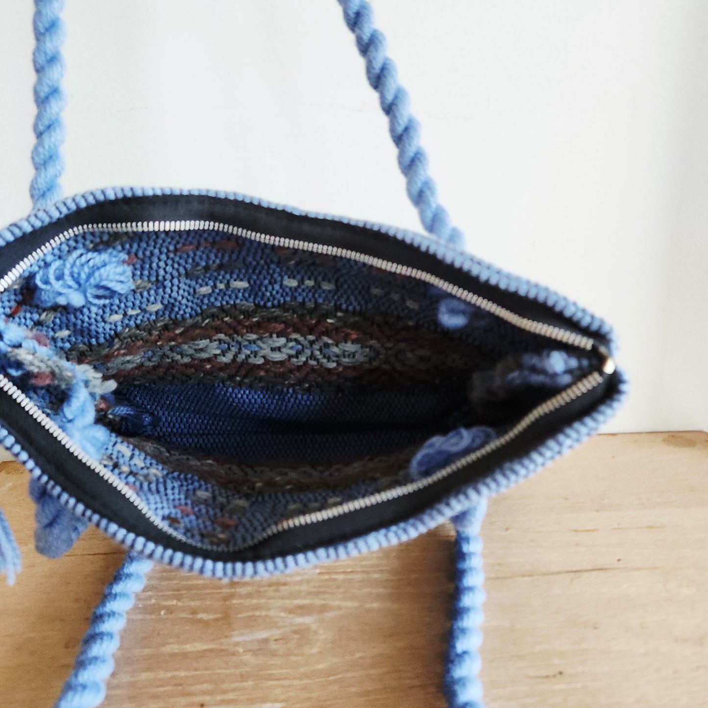 Vintage Woven Zip Top Tote