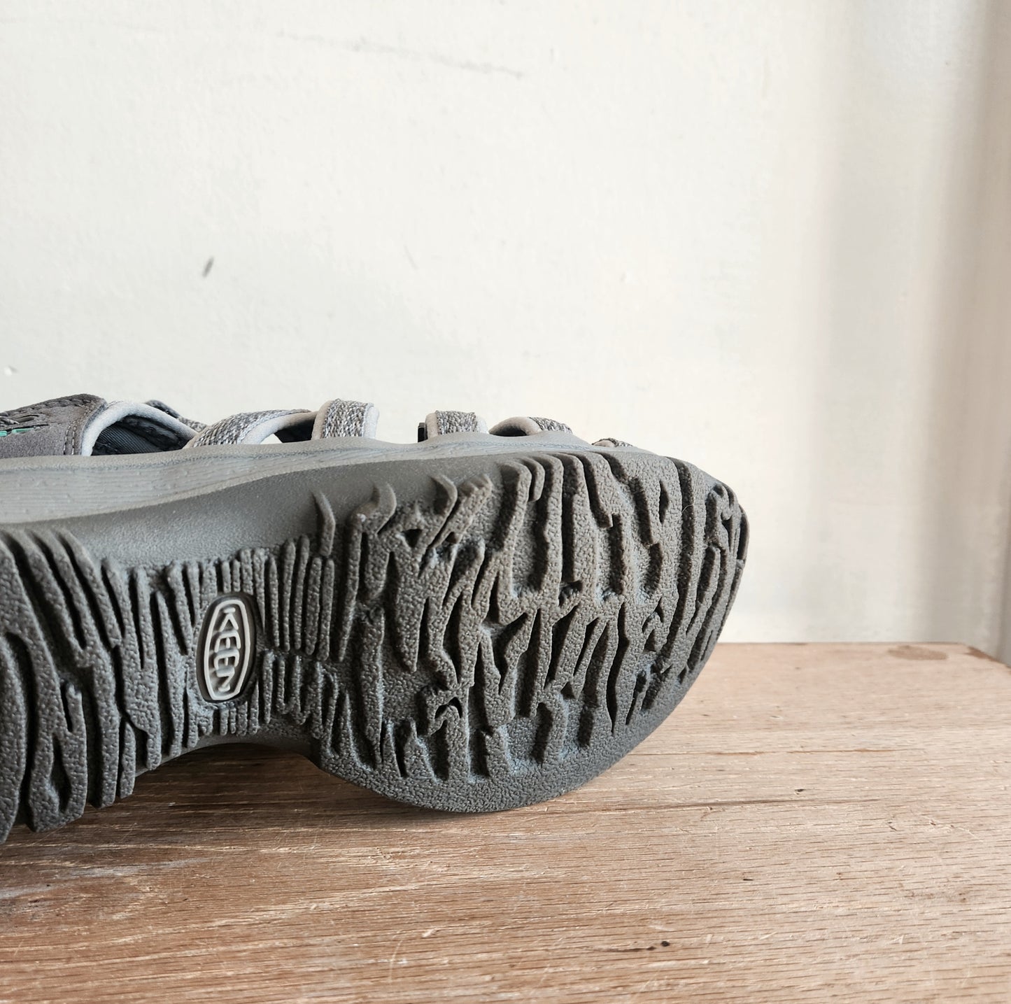 KEEN Whisper Sandals 8.5