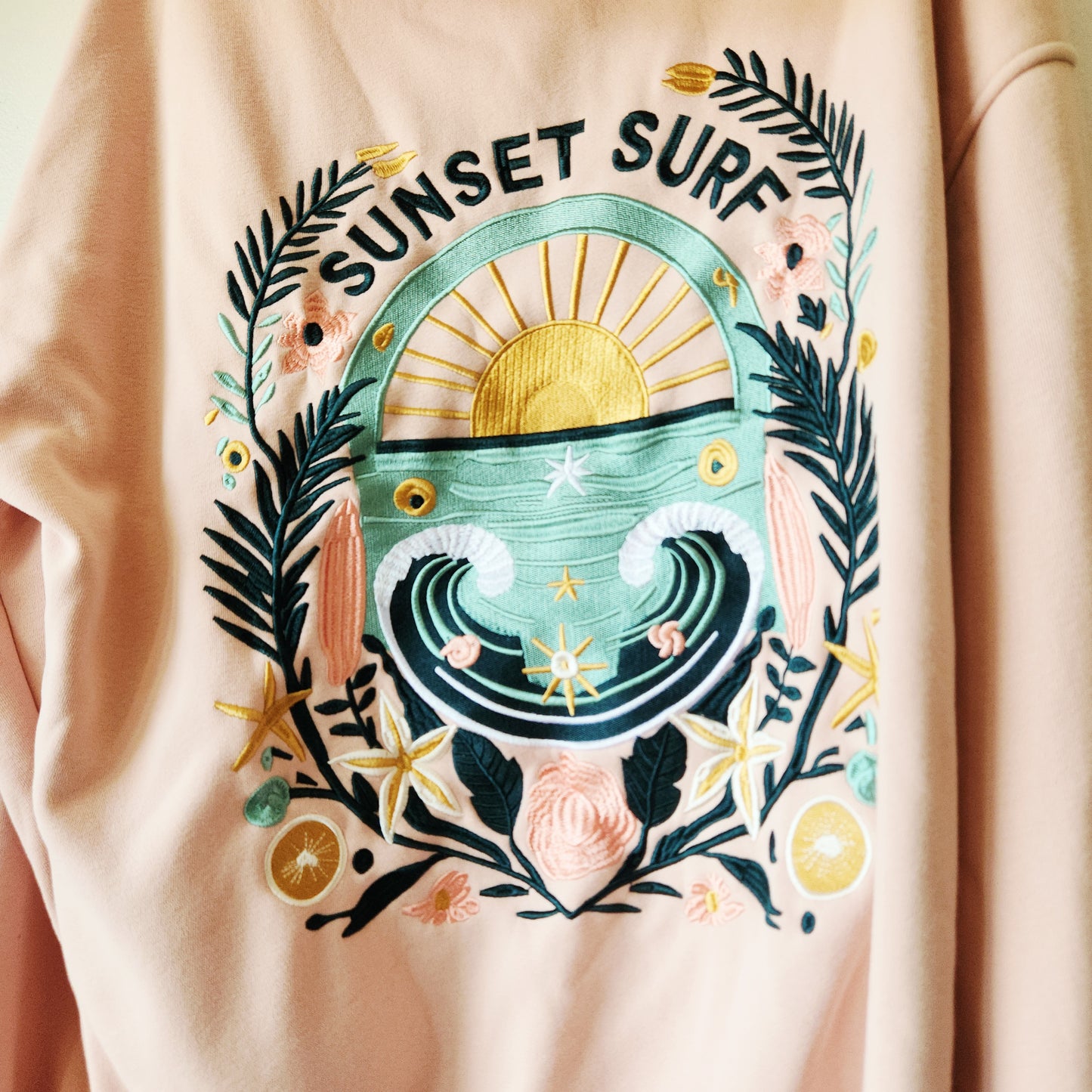 Sunset Surf 100% Cotton Sunset Embroidered Hoodie - L - Like New