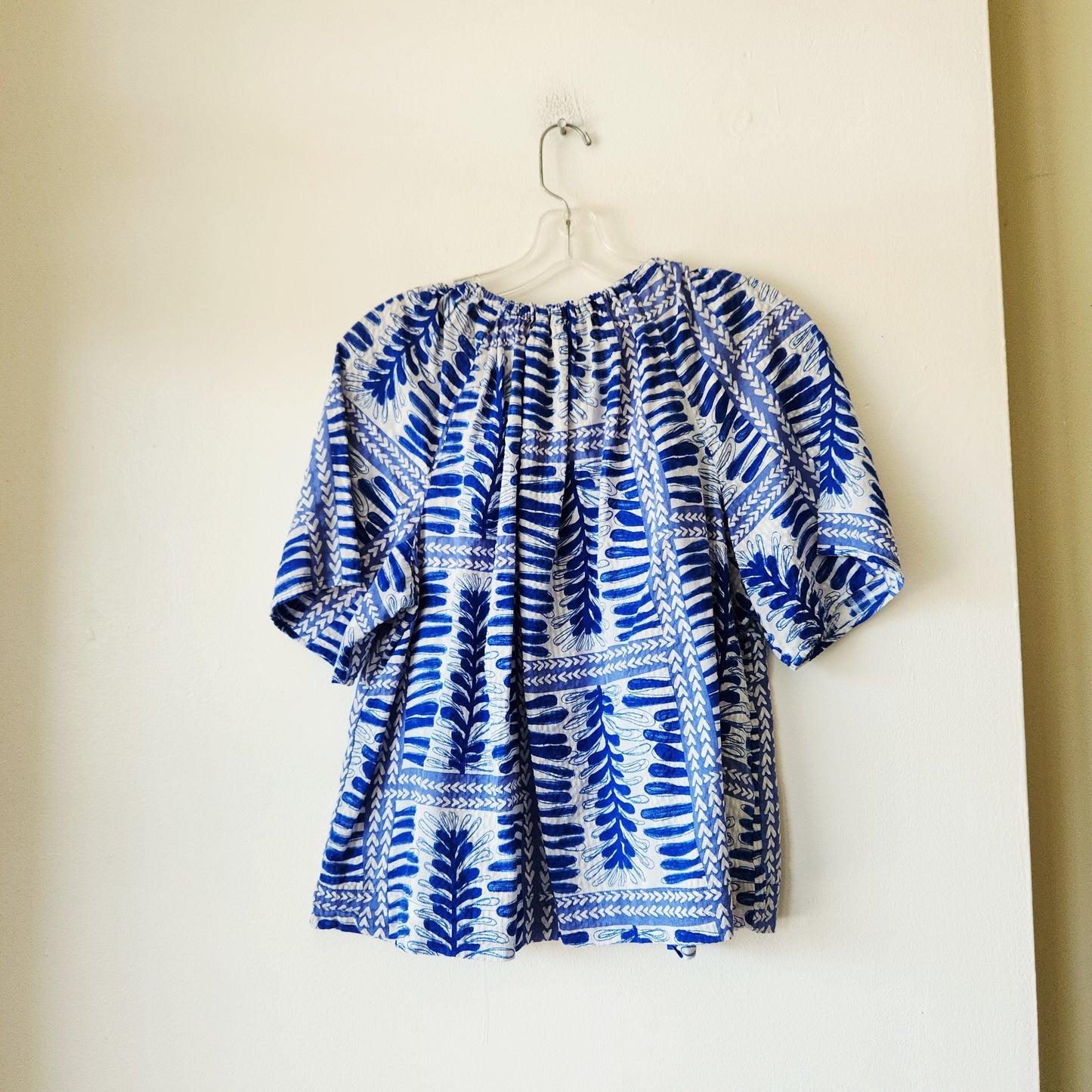 Loft 100% Cotton Top with Tie Detail - size L Petite