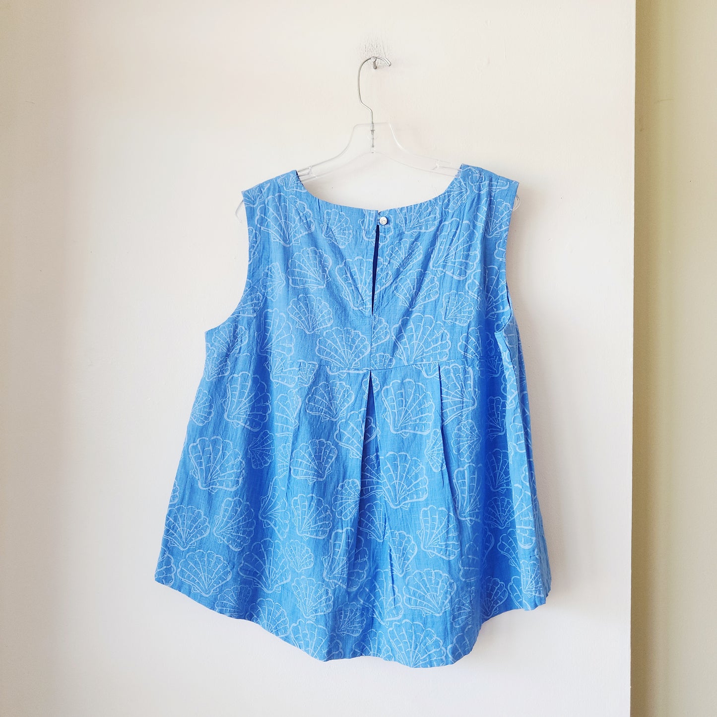 100% Cotton Shell Motif High-Low Sleeveless Top - L