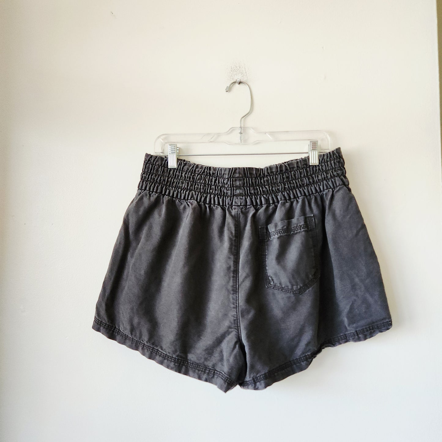 Aerie Smocked Waistband Pull On Shorts - L