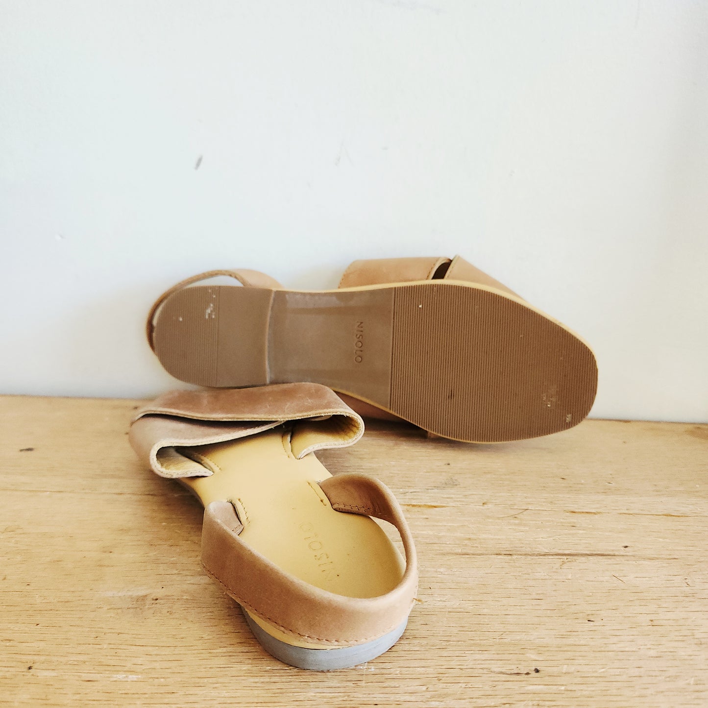 Nisolo Leather Criss Cross Flats - size 8.5