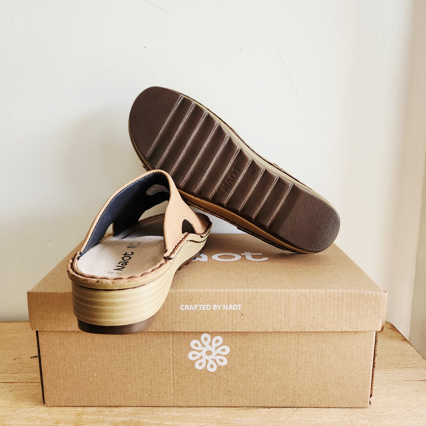 Naot Leather Slip On Sandals - size 38 - Like New