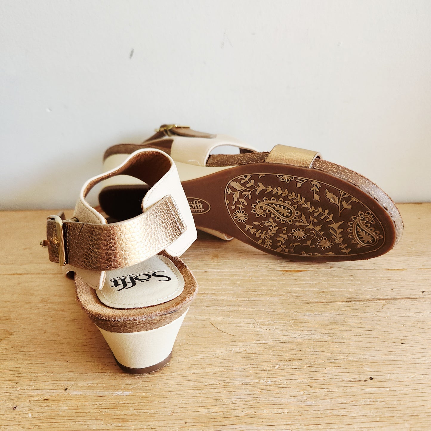 Söfft Leather Wedge Sandals - size 9M