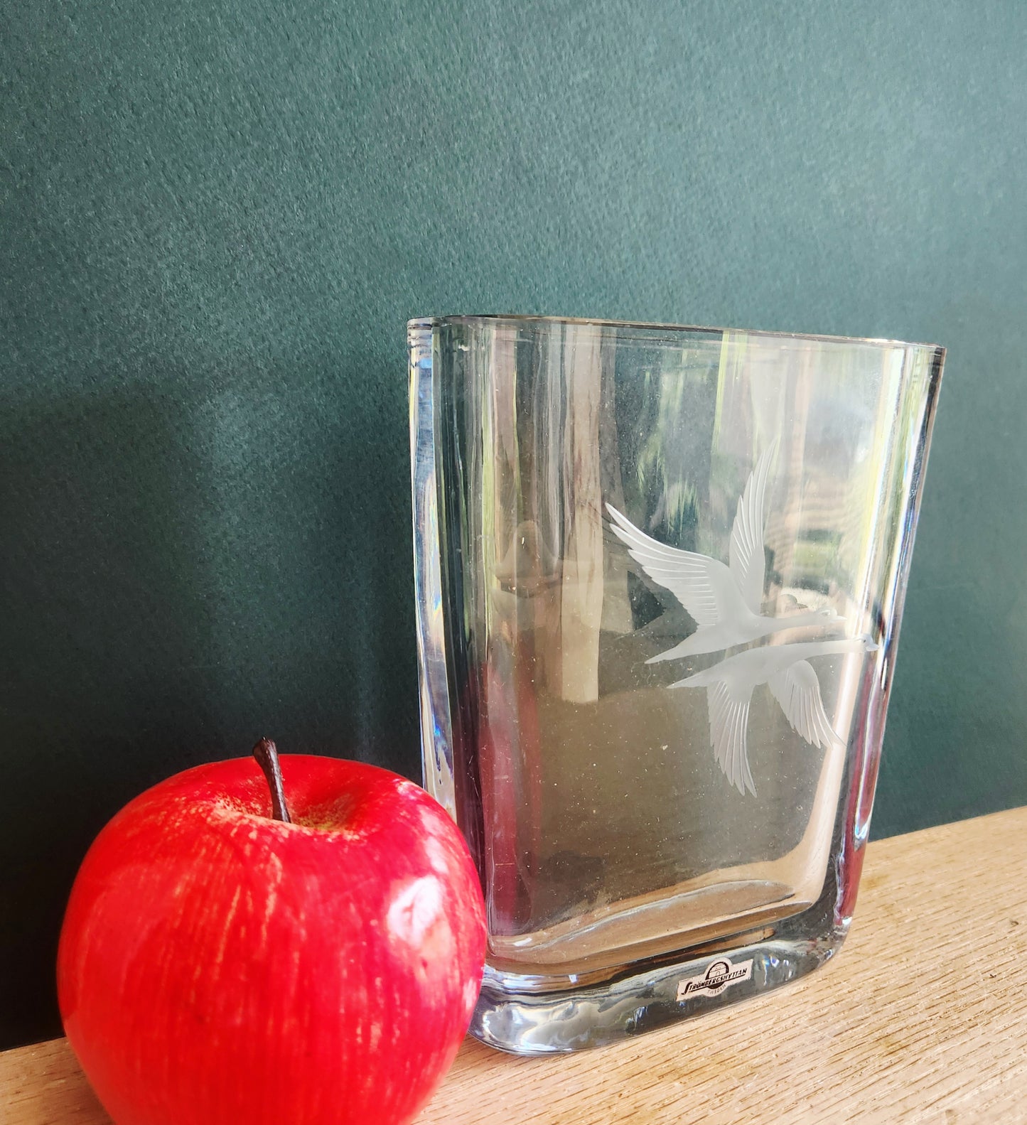 Sweden Strombergshyttan Crystal Flying Geeses Etched Vase