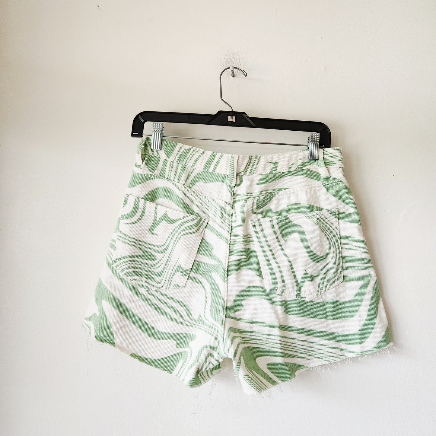 Signature 8 Swirl Print Cut Off Shorts - M - New