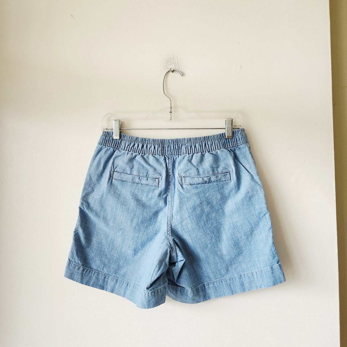 LL Bean Favorite Fit Drawstring Chambray Shorts - size 4