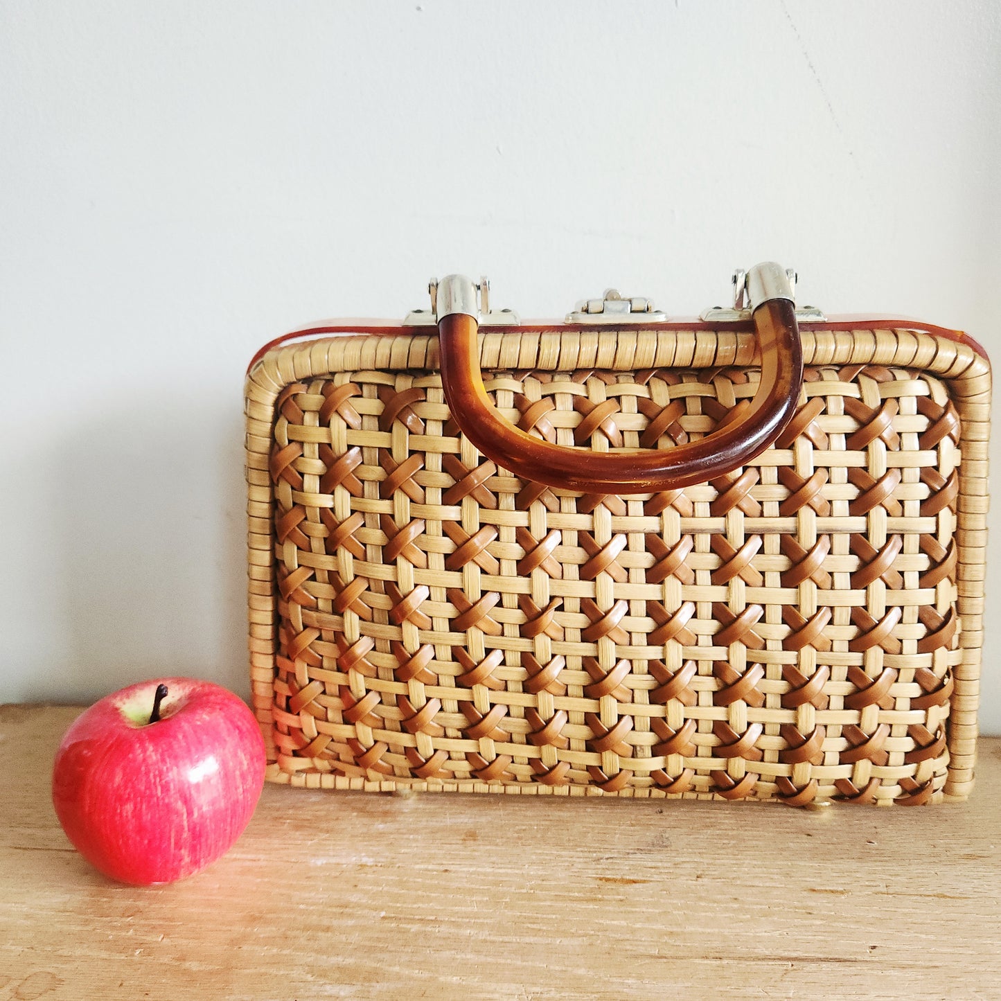 Vintage Basket Purse with Turn Lock Closure