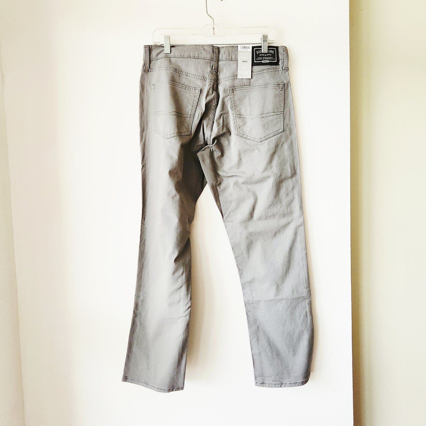 Levi's Flex Athletic Fit Gray Pants - size 32 x 30 - New