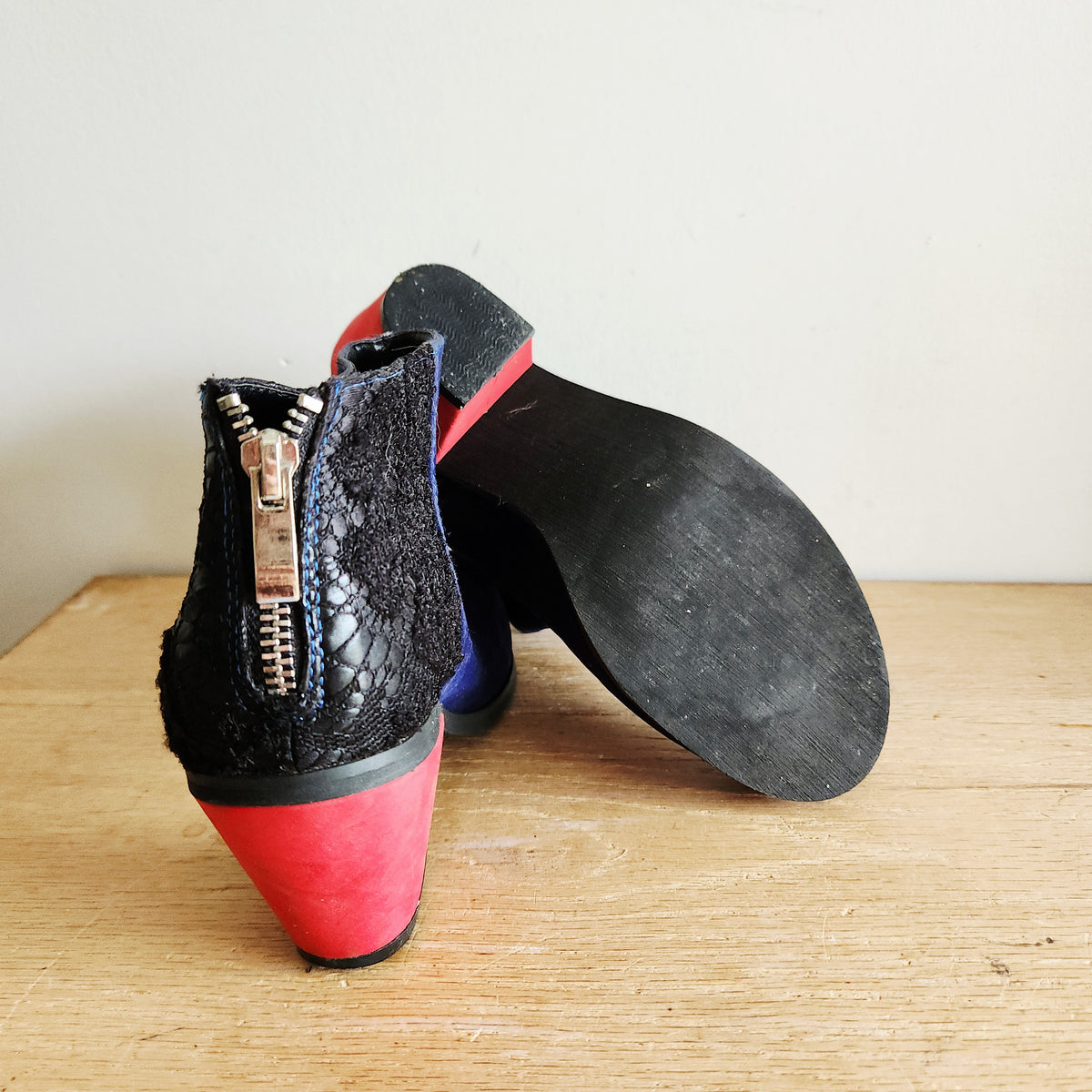 Cri Di Couer Vegan Leather Ankle Boots - size 6
