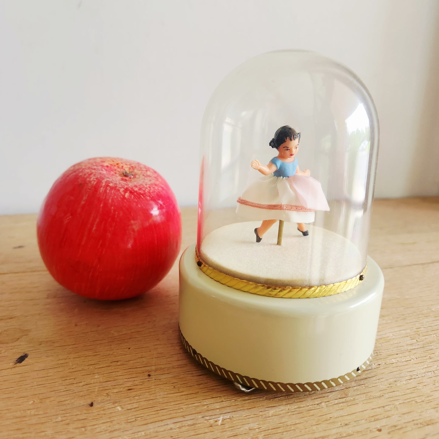 Vintage Reuge Dancing Ballerina Music Box "Hi-Lili,Hi-Lo Ma Lily adieu" Switzerland