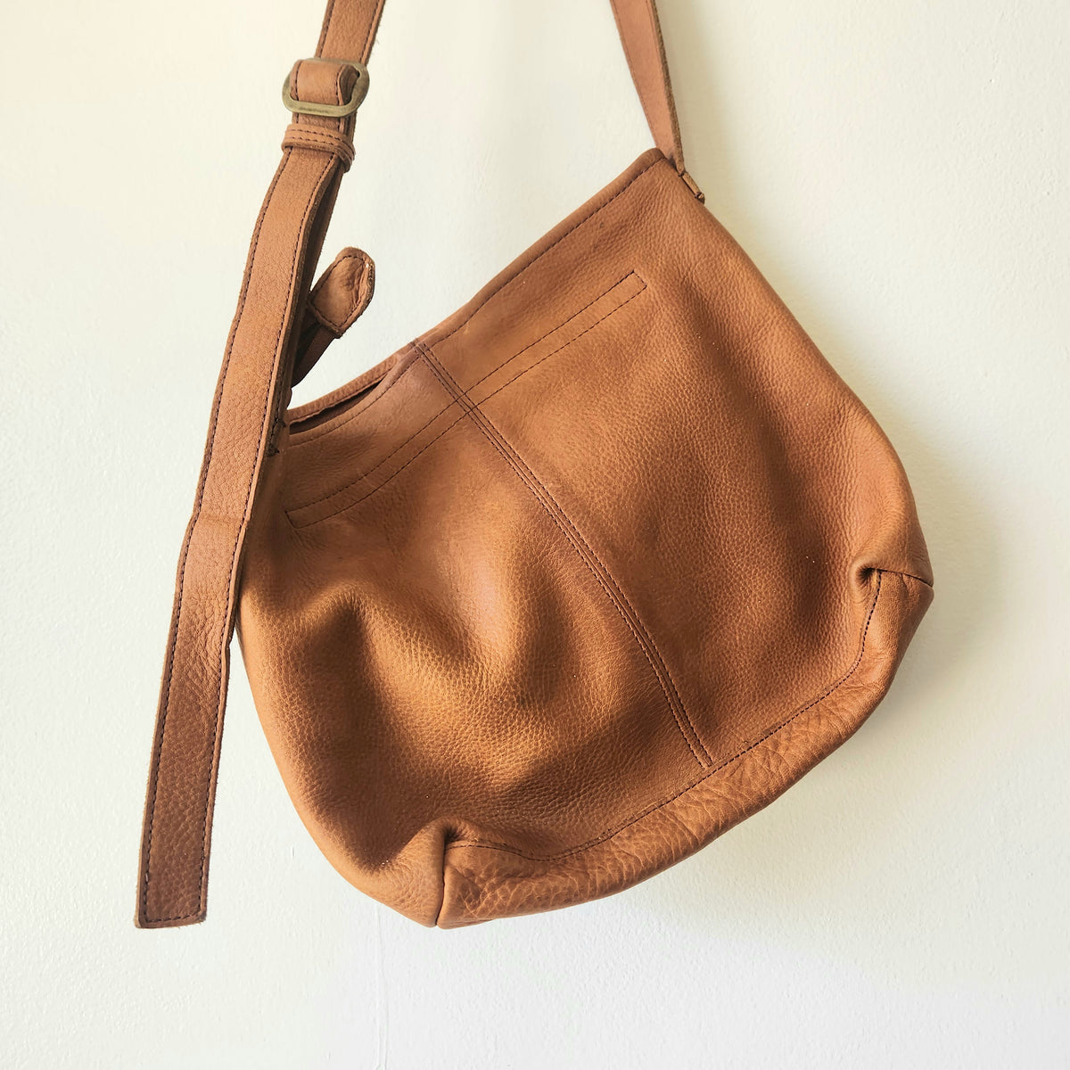 Duluth Trading Company Lifetime Leahter Crossbody Bag