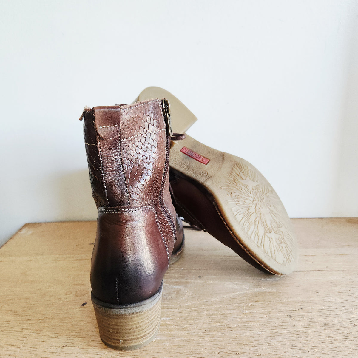 Pikolinos Leather Boots with Heel - size 39