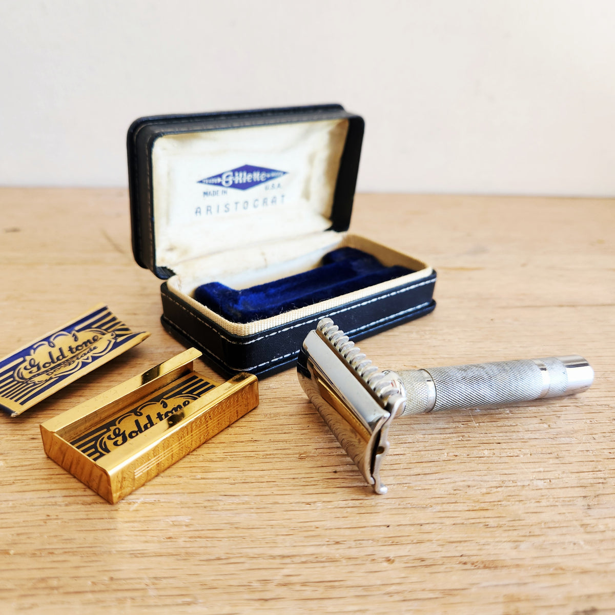 Vintage 1930's 1940's Gillette Aluminum Handled Razor