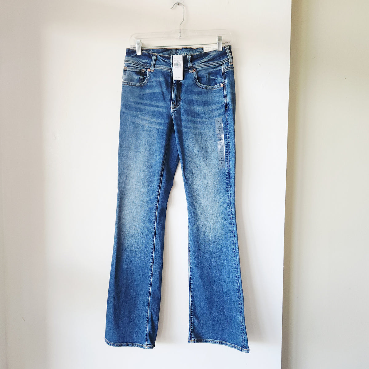 American Eagle Low Rise Kick Boot Jeans - size 6/28W - New