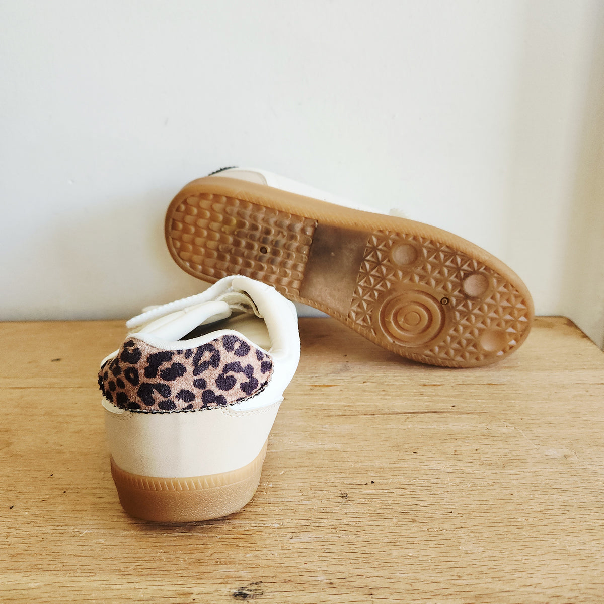 Dolce Vita Velcro Sneakers with Leopard Accent - size 10