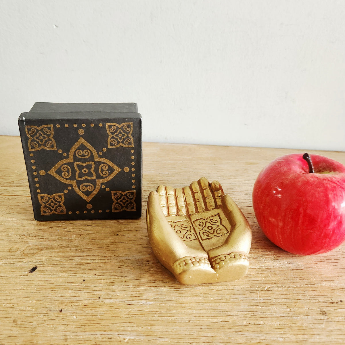 Sharing Light Tealight Candle Holder Healing Hands