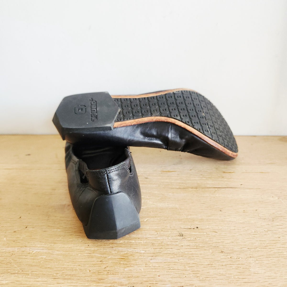 Tsubo Black Leather Flats - size 8.5
