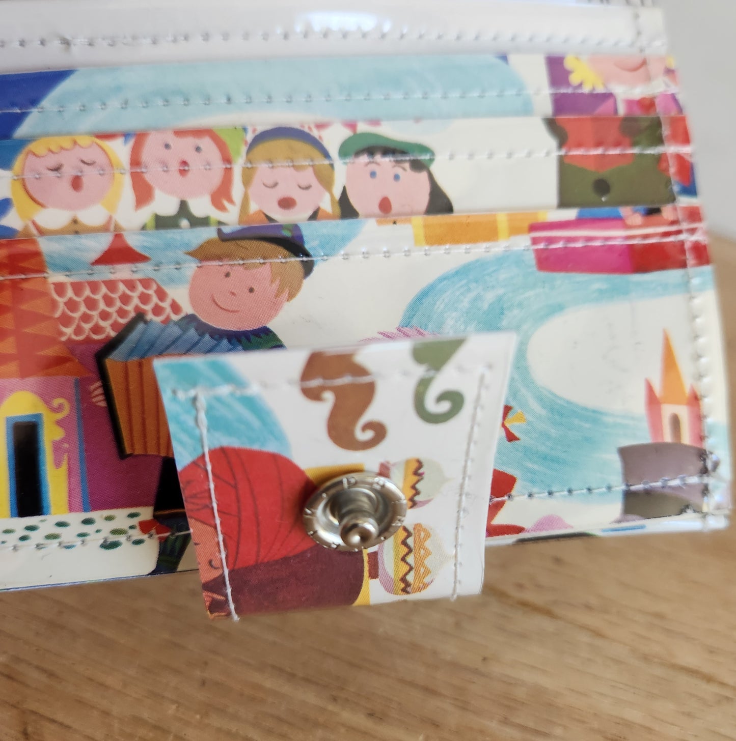 Vinyl Wallet w pockets Snap Button NEW
