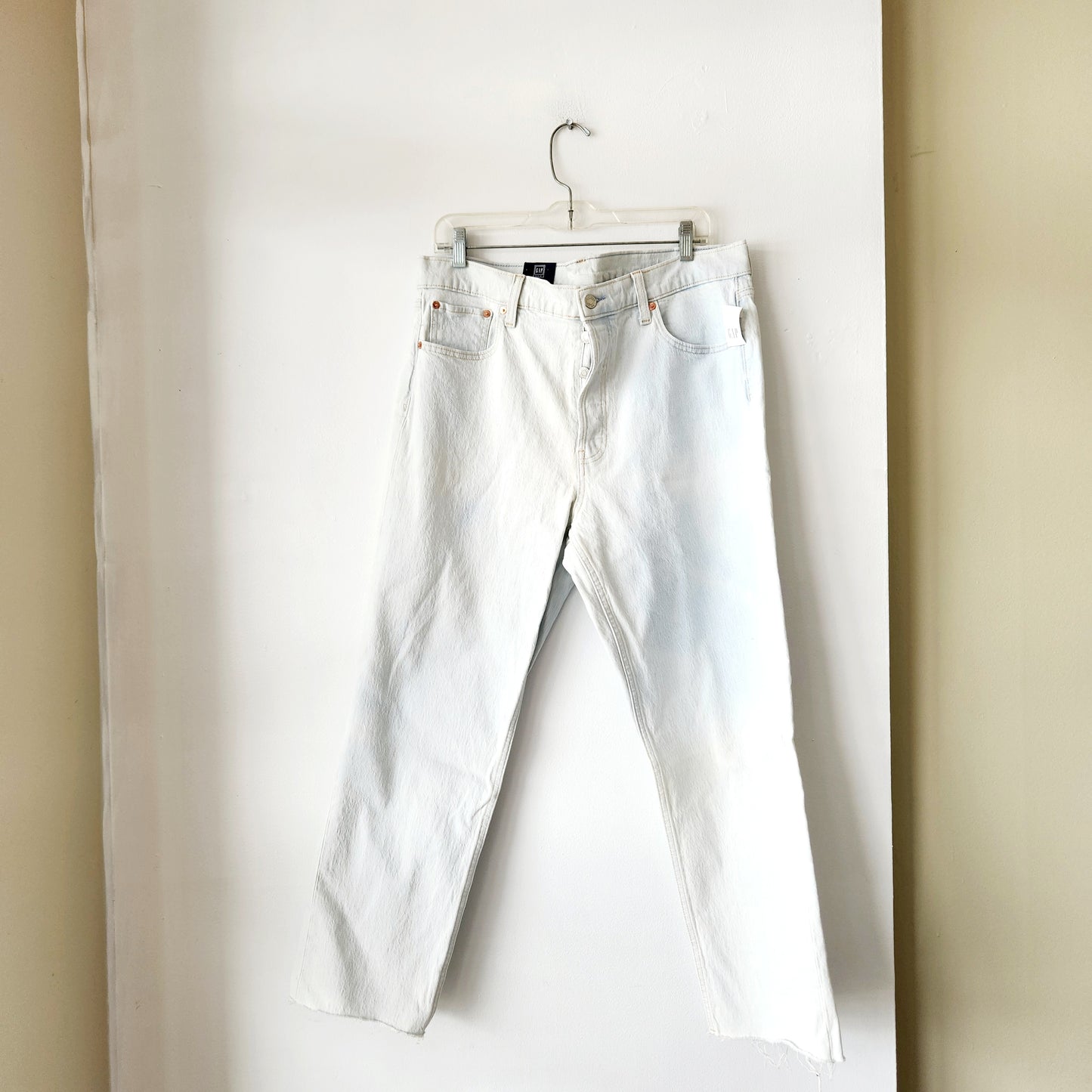 GAP Cheeky Straight High Rise Button Fly Jeans - size 33/16 - New
