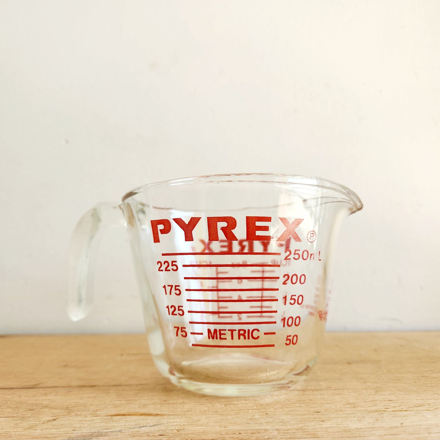 Vintage Pyrex Glass Measuring Cup 1 C.