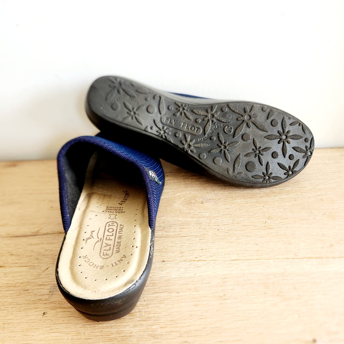 FlyFlot Navy Lightweight Clogs - size 39