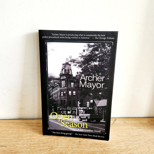 Open Season by Archer Mayor - Paperback
