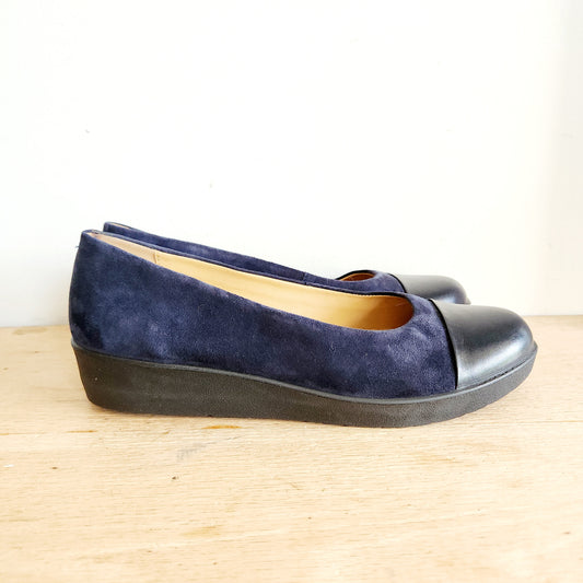 Hotter Suede Navy Flats - size 9.5