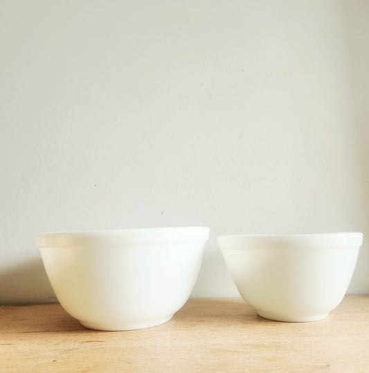 Vintage Pyrex Milk Glass Bowls 1.5 PT and 1.5 QT Set of 2