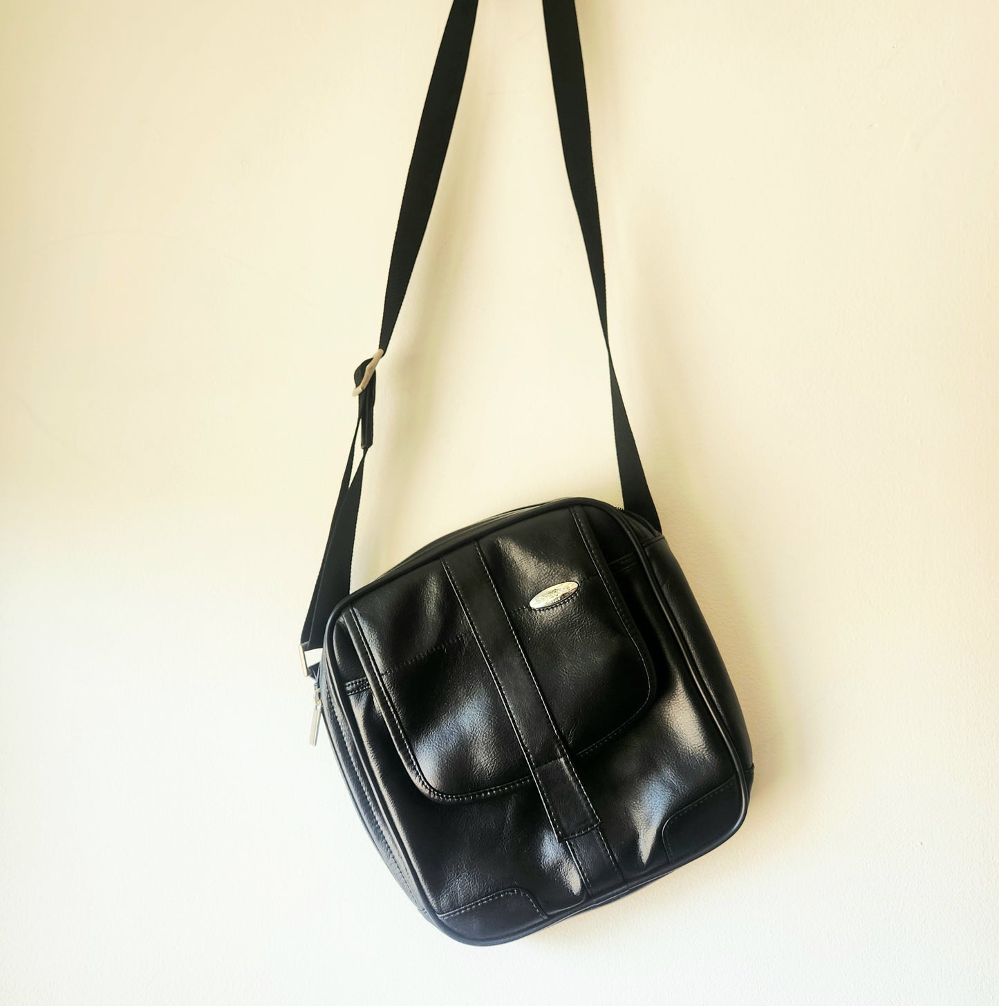 Samsonite Leather Crossbody Bag with Pockets