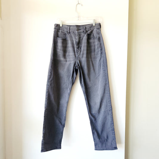 American Eagle Curvy Mom Jeans - size 8