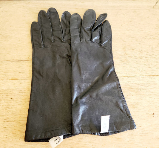 Vintage Lord & Taylor Black Leather Gloves with Silk Lining - size 6.5